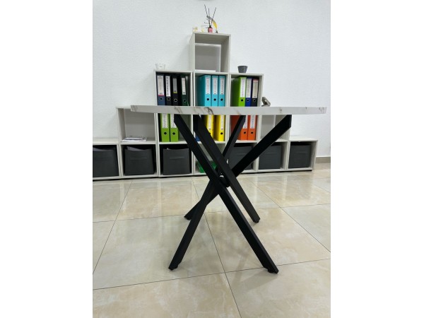 Стол обеденный KL90Х Мрамор Карельский снежный/Черная опора