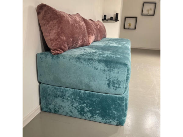 Диван Нельсон бескаркасный плюш лагуна ,подушки плюш розовый