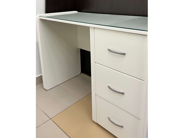 Распродажа. Туалетный стол Эко